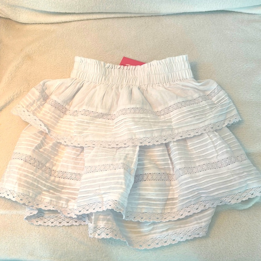 Tiered Ruffle Lace Skirt
White
*